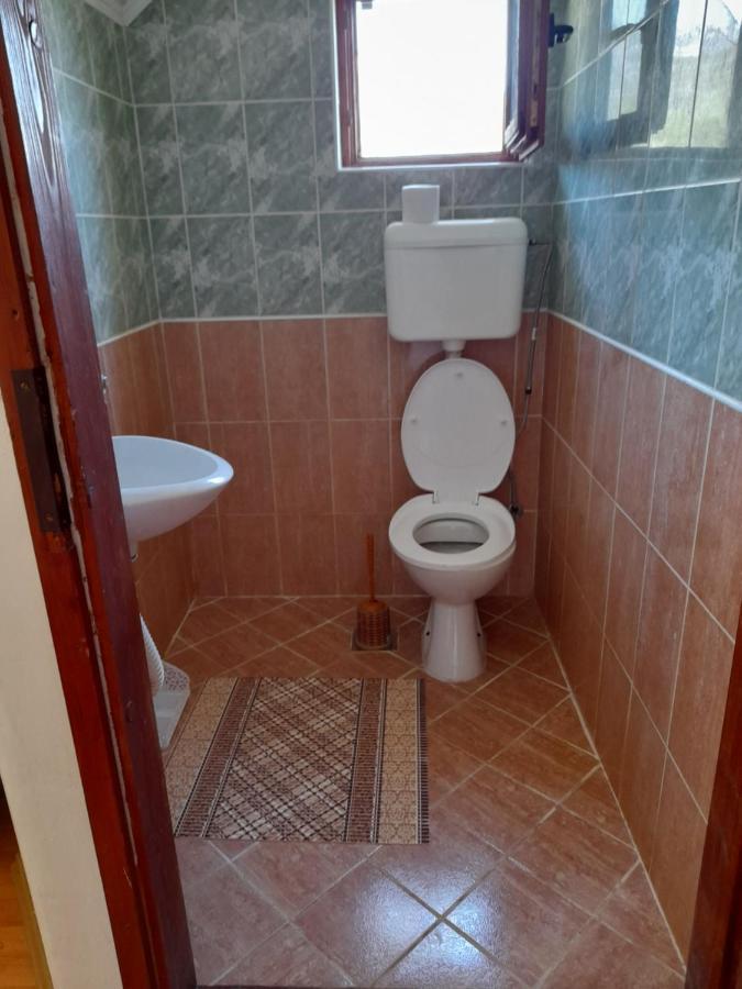 Eleni Apartment Тиват Екстериор снимка