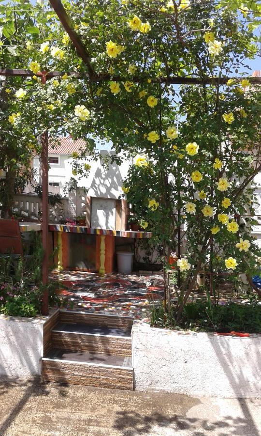 Eleni Apartment Тиват Екстериор снимка