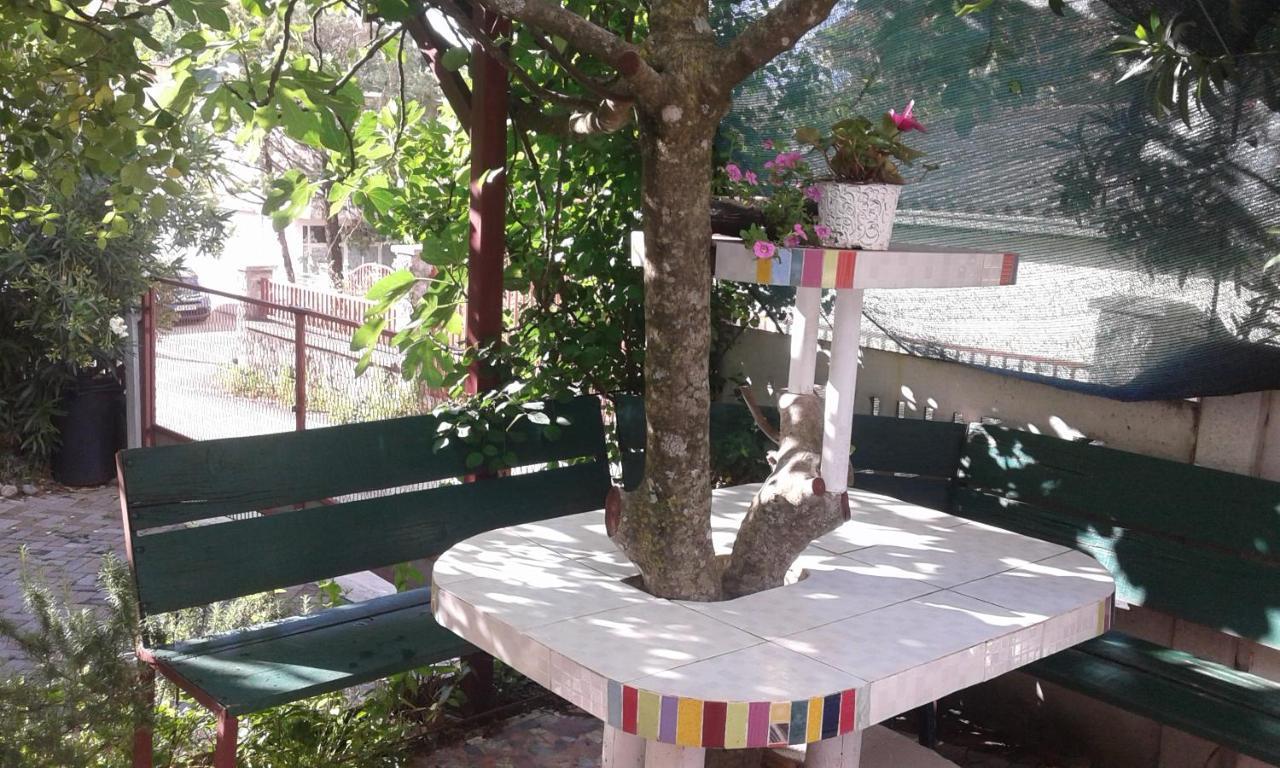 Eleni Apartment Тиват Екстериор снимка